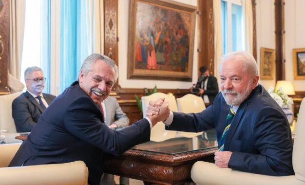 Alberto Fernández felicitó a Lula por el triunfo y celebró la “expresión democrática”