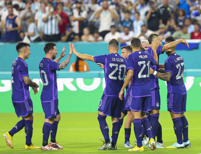La Selección Argentina derrotó con comodidad a Honduras con doblete de Messi
