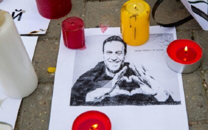 La madre de Navalny denunció “chantajes” para enterrar “en secreto” al líder opositor ruso