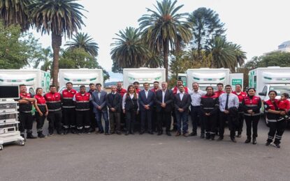 “Invertir en salud es invertir en calidad de vida”, destacó Sadir al entregar ambulancias y equipo hospitalario