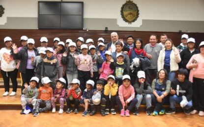 Alumnos de la Escuela N°131 “Guillermo LLampa” visitaron la Legislatura