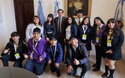 Sadir recibió a los estudiantes jujeños que brillaron en la Feria del Libro con “Historias que dan miedo”