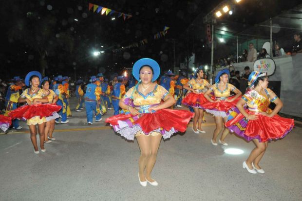En avenida Forestal más de 50 agrupaciones brillaron en los Corsos Capitalinos