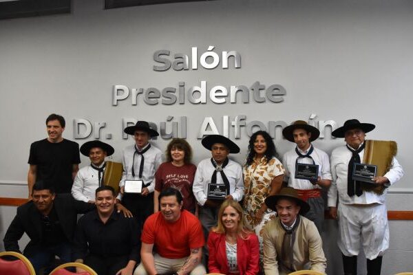 «Diputados distinguieron a la delegación jujeña que participó en el Festival de Jesús María»