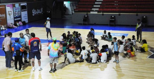 Niños del Campus Deportivo entrenaron y recorrieron el Estadio Federación