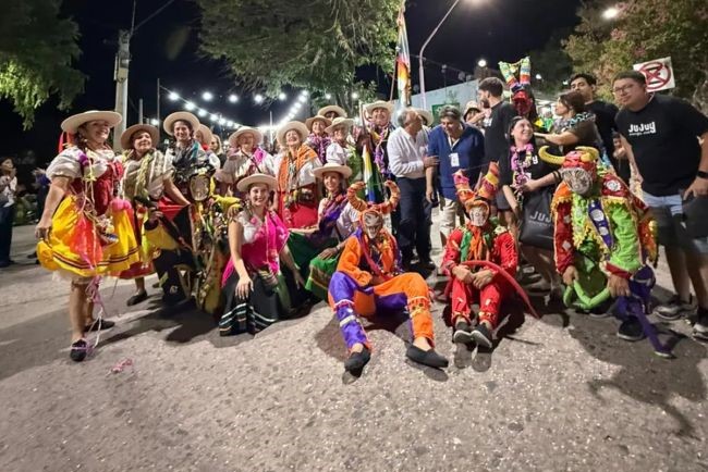 El Carnaval jujeño llegó a Mina Clavero