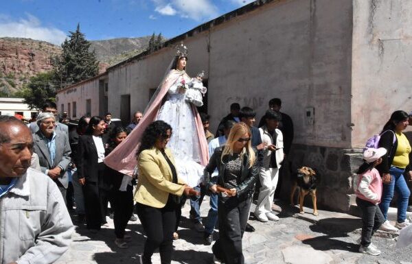 Con la presencia del vicegobernador Tumbaya celebró a la Virgen de la Candelaria