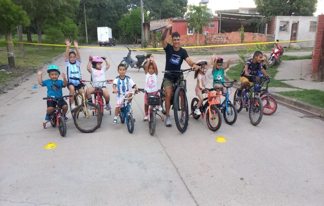 Escuela municipal de ciclismo en San Pedro