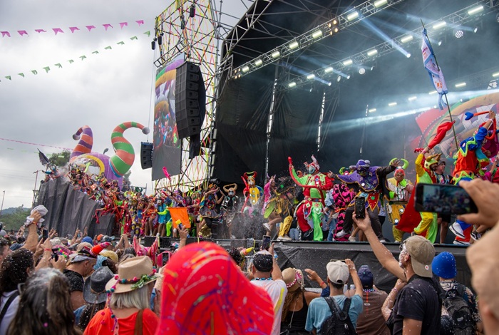 En Ciudad Cultural el Carnavalódromo estalló de color con Los Tekis