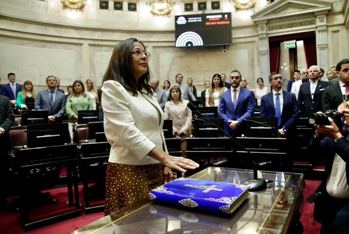 Senado: Carolina Moisés designada en la vicepresidencia