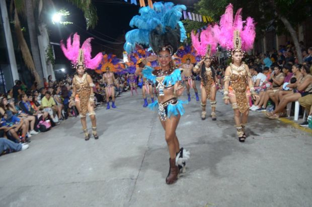 Más de 27 mil personas disfrutaron las primeras noches de corsos en San Pedro