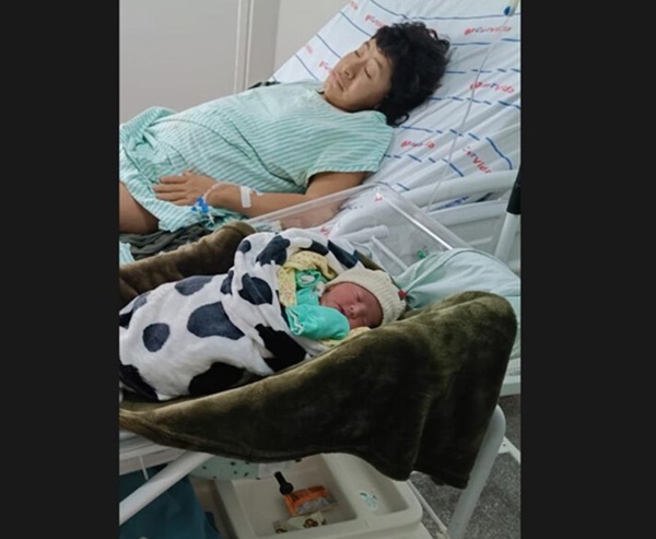 Un nuevo nacimiento renueva la esperanza en una tribu amazónica al borde de la extinción