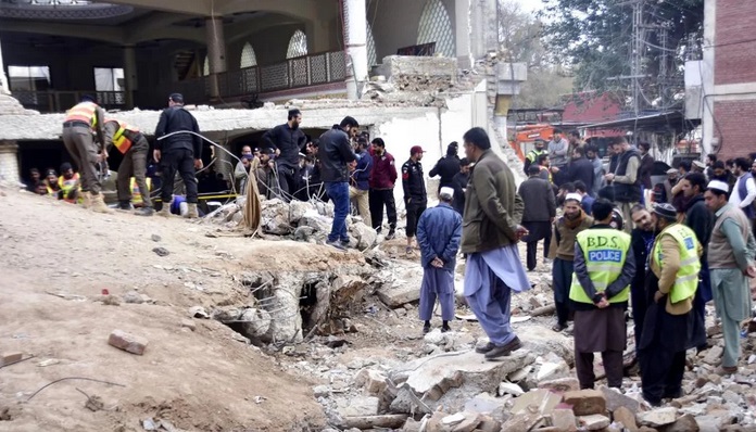 Trágica explosión en una mezquita en Pakistán: 31 muertos