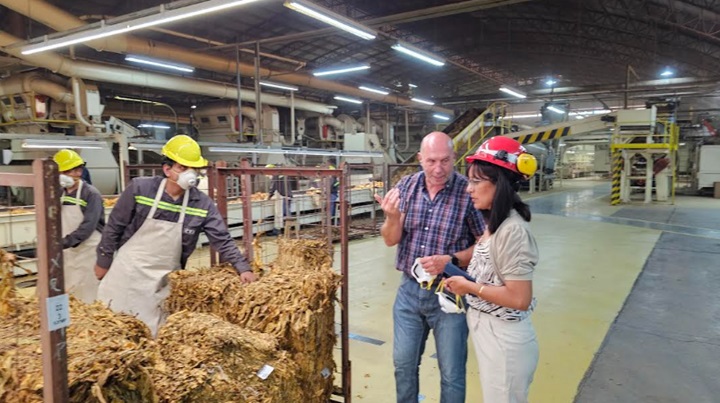 Articulación estratégica entre la Cooperativa y el Gobierno para potenciar el sector tabacalero