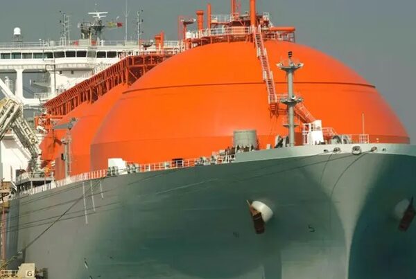 Alarma energética: Qatar suspende la producción de GNL tras ataques con drones y se disparan los precios