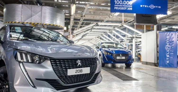 Stellantis reduce su producción y abre retiros voluntarios masivos donde fabrica Peugeot y Citroën