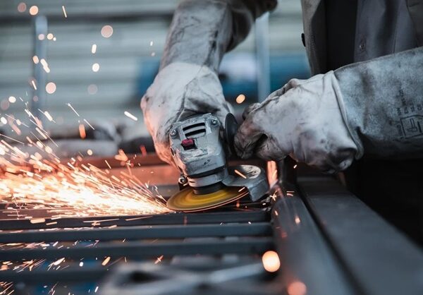 Empresarios PyME convocan a un encuentro frente al Congreso para advertir sobre la situación industrial