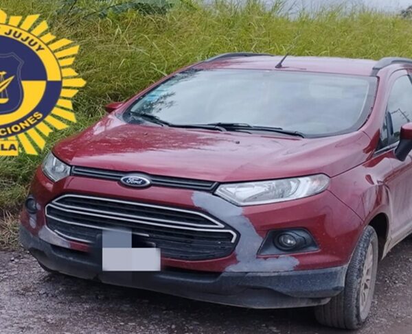 Recuperan camioneta robada y aprehenden a dos sujetos tras persecución en Palpalá
