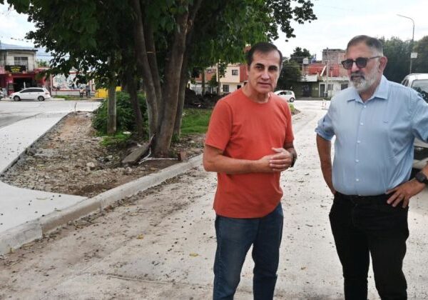 El nuevo derivador vehicular que se construye en barrio Kennedy promete ordenar el tránsito