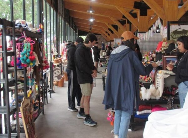 Día del Artesano: El Tren Solar de la Quebrada pone en valor el trabajo de las comunidades locales