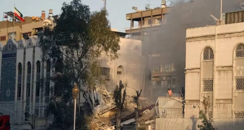 Guerra en Medio Oriente: Ataques sobre Irán, amenaza a embajadas y presión en el Golfo