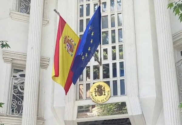 España evacúa su Embajada en la capital iraní