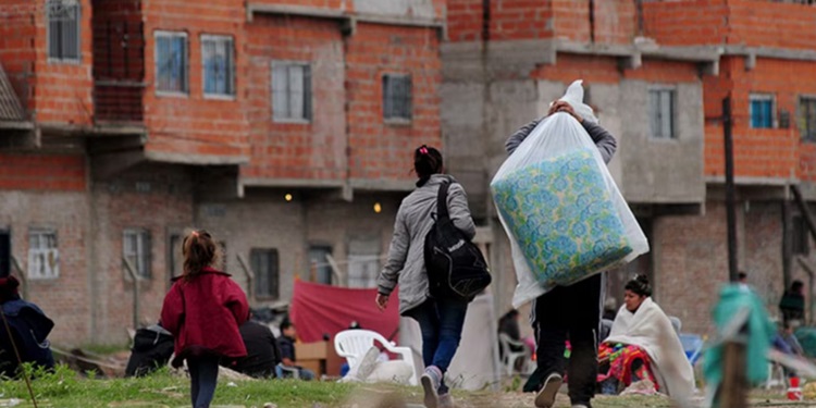 La pobreza bajó a 28,2% en el segundo semestre de&hellip;