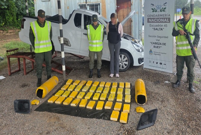 Partió de Ledesma: En Salta detienen a una mujer que conducía una camioneta con un cargamento oculto de 44 kilos de cocaína