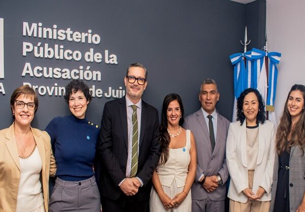 8M: El MPA reconoció a dos abogadas por su valentía y resiliencia