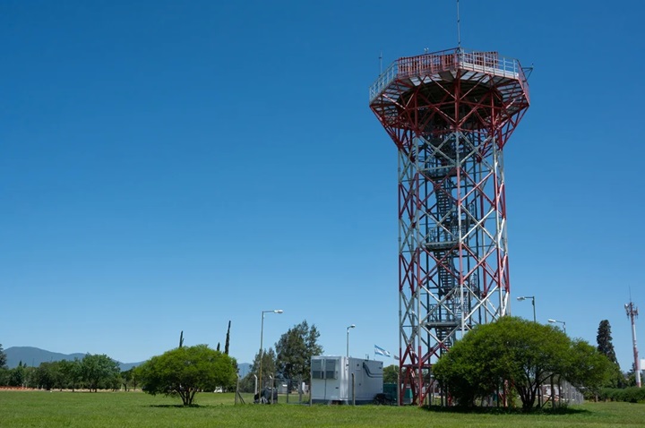 Actualizan el radar de Salta y potencia la gestión del tránsito aéreo en el norte argentino