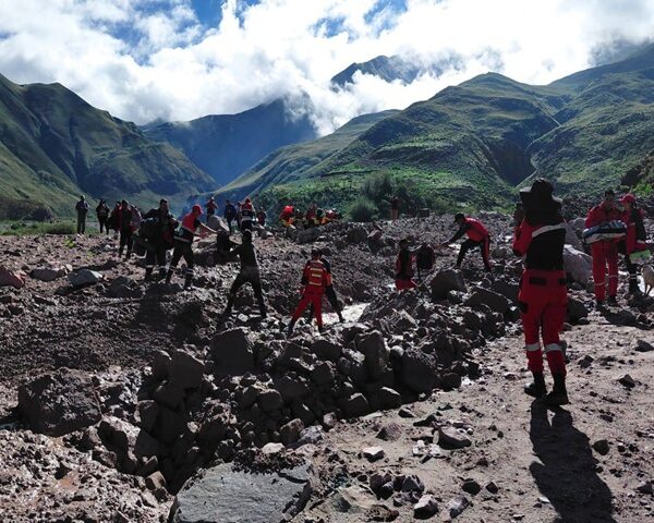 Rescatan a 18 peregrinos: Realizaron importante operativo de emergencia en Punta Corral