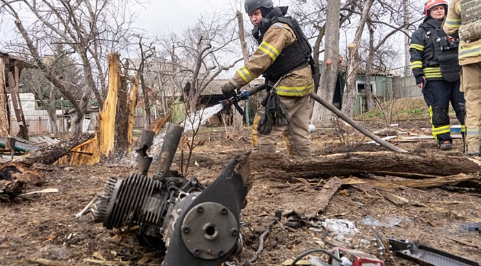 Bombardeo de drones rusos golpea Ucrania, dejando cinco heridos y provocando cortes de electricidad