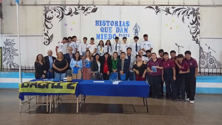 Estudiantes del Bachillerato Nº 2 presentaron el libro: «Historias que dan miedo II»
