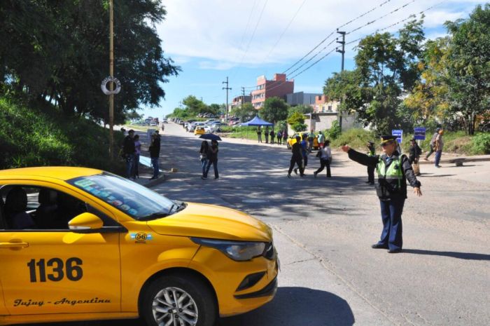 El municipio despliega diversos controles y asistencia durante el ascenso al Cerro de la Cruz