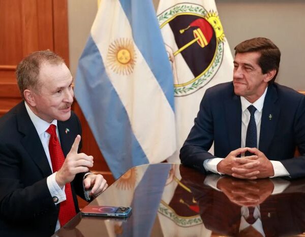 Sadir recibió al embajador de Estados Unidos,  Peter Lamelas
