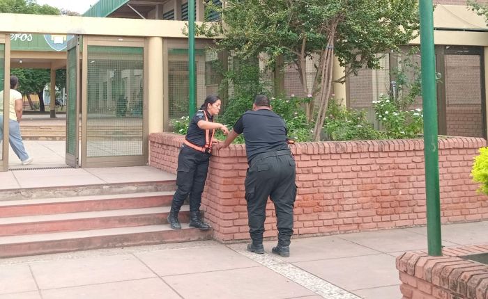 Importante operativo de la Unidad Regional 2 de San Pedro en diferentes establecimientos escolares