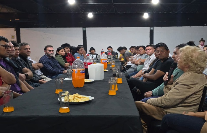 Atauche con comerciantes y emprendedores de Palpalá: “La Argentina sale adelante emprendiendo y generando laburo”