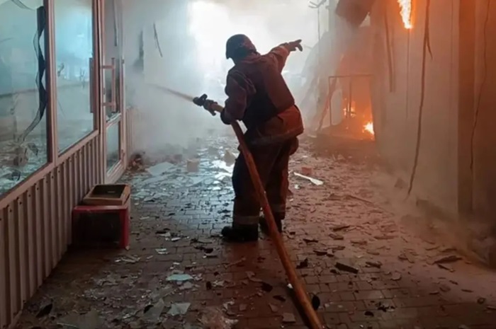 Ataques rusos diurnos dejan un saldo de 19 muertos y decenas de heridos en Ucrania