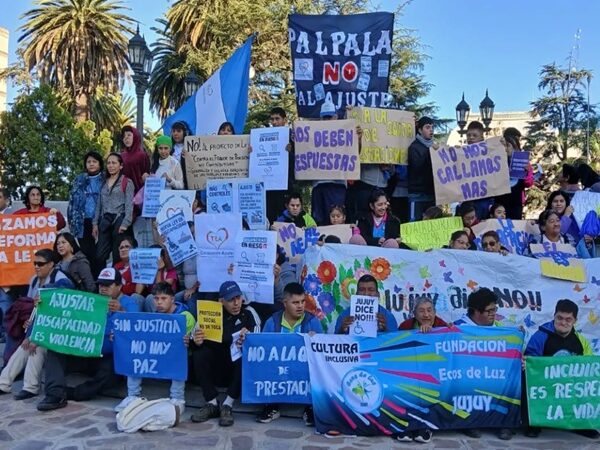 La discapacidad sigue en alerta: Importante movilización en Jujuy en defensa de derechos y prestaciones