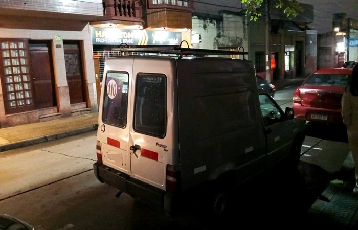 Barrio Cuyaya: Caen dos «mecheras» tras violentar un vehículo y ocultar el botín en un local de telas