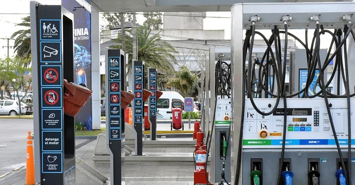 Aumento de combustibles en mayo: De cuánto es la suba por impuestos que dispuso el Gobierno