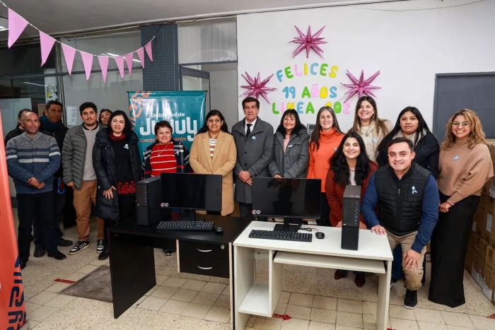 Sadir entregó 55 computadoras para reforzar la Secretaría de Niñez,…