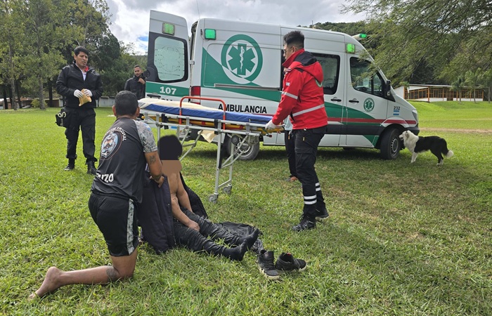 Efectivos de Lacustre salvaron a un hombre de morir ahogado