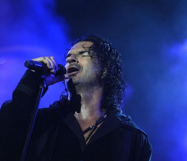 «El fenómeno Arjona»: Cuando la poesía llena estadios, se producen sold outs de emociones