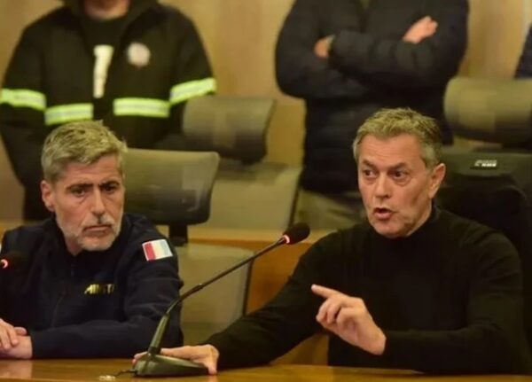 Protestas en Córdoba después que el fiscal pidiera una medalla para el perro que encontró el cuerpo de Agostina
