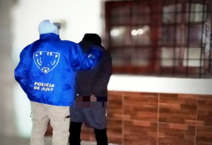 En barrio Belgrano quiso evadir a los policías en moto y terminó detenido por amenazas agravadas