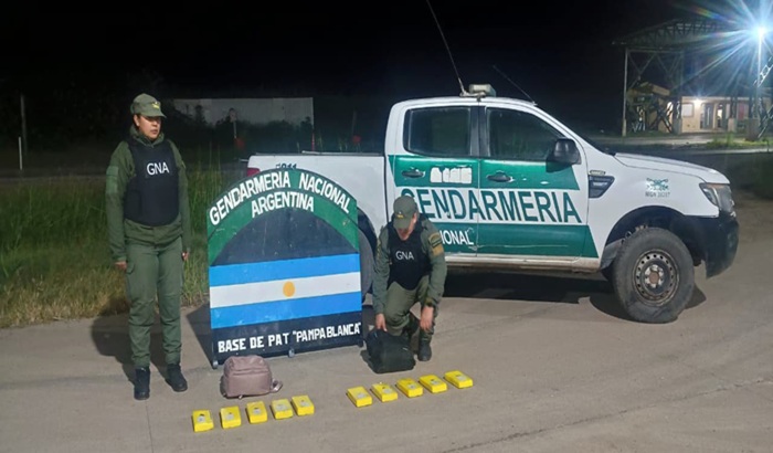 En Pampa Blanca gendarmes detectaron a dos mujeres que llevaban panes con droga en sus mochilas