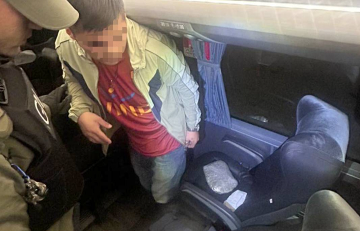 En Tucumán un pasajero que viajaba desde Jujuy quedó detenido al intentar ocultar cocaína y marihuana