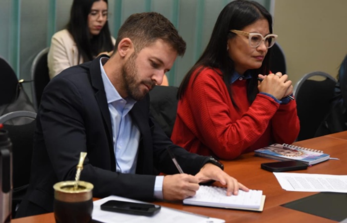 Costo de luz y agua: Presentan un plan para ayudar a familias y comercios