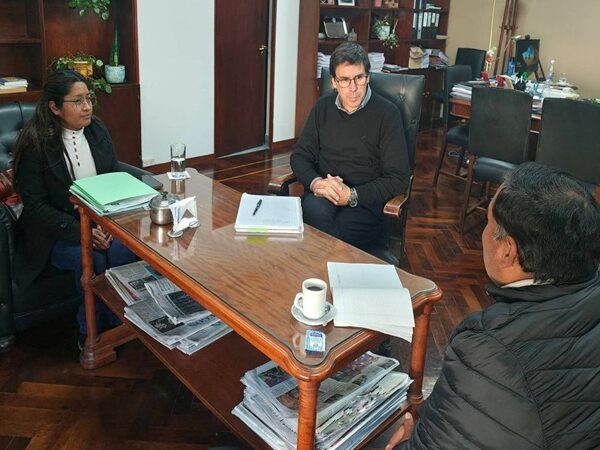 El ministro de Hacienda se reunió con referentes de la localidad de El Moreno